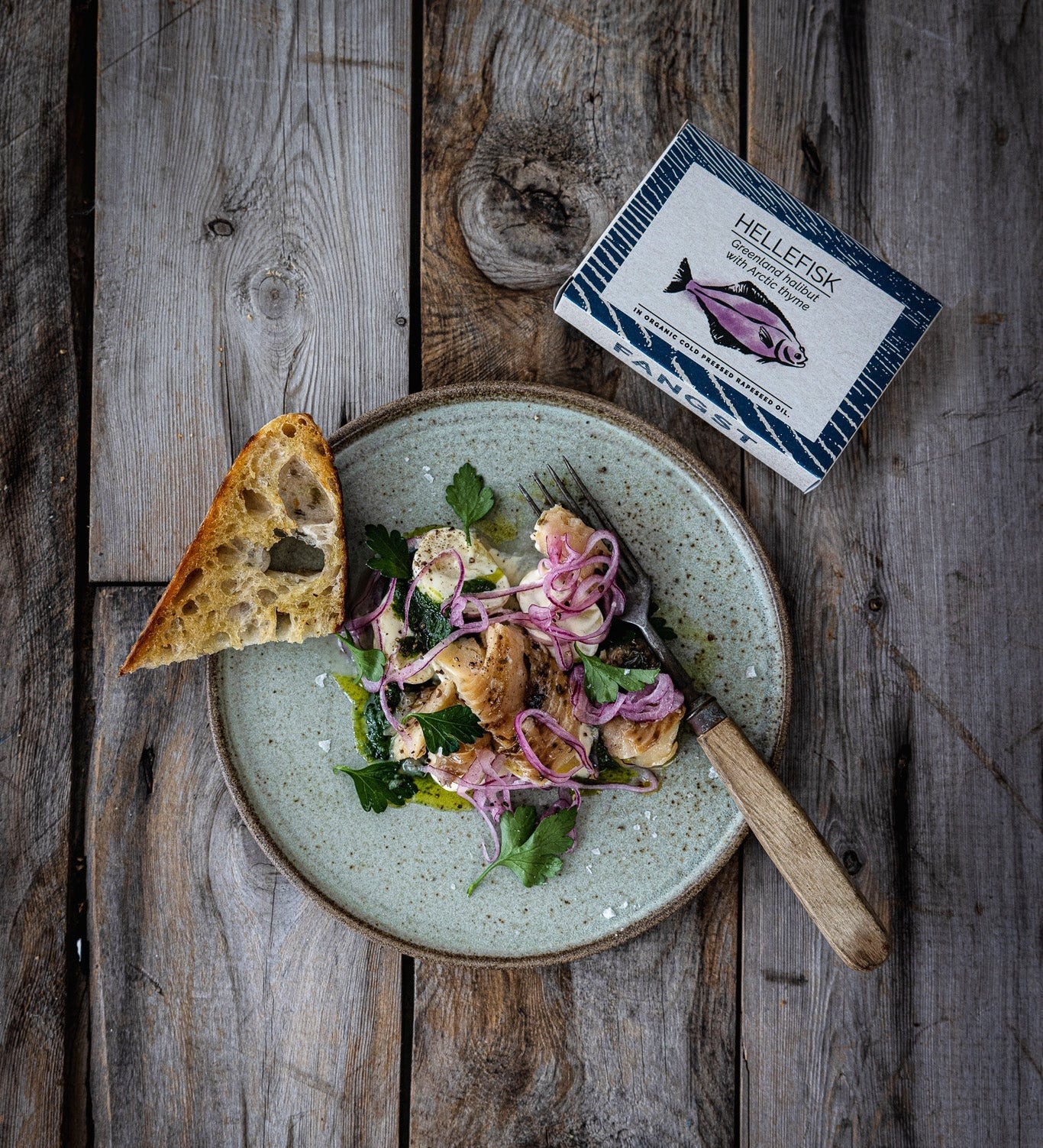 Greenland halibut with potato, parsley and onion
