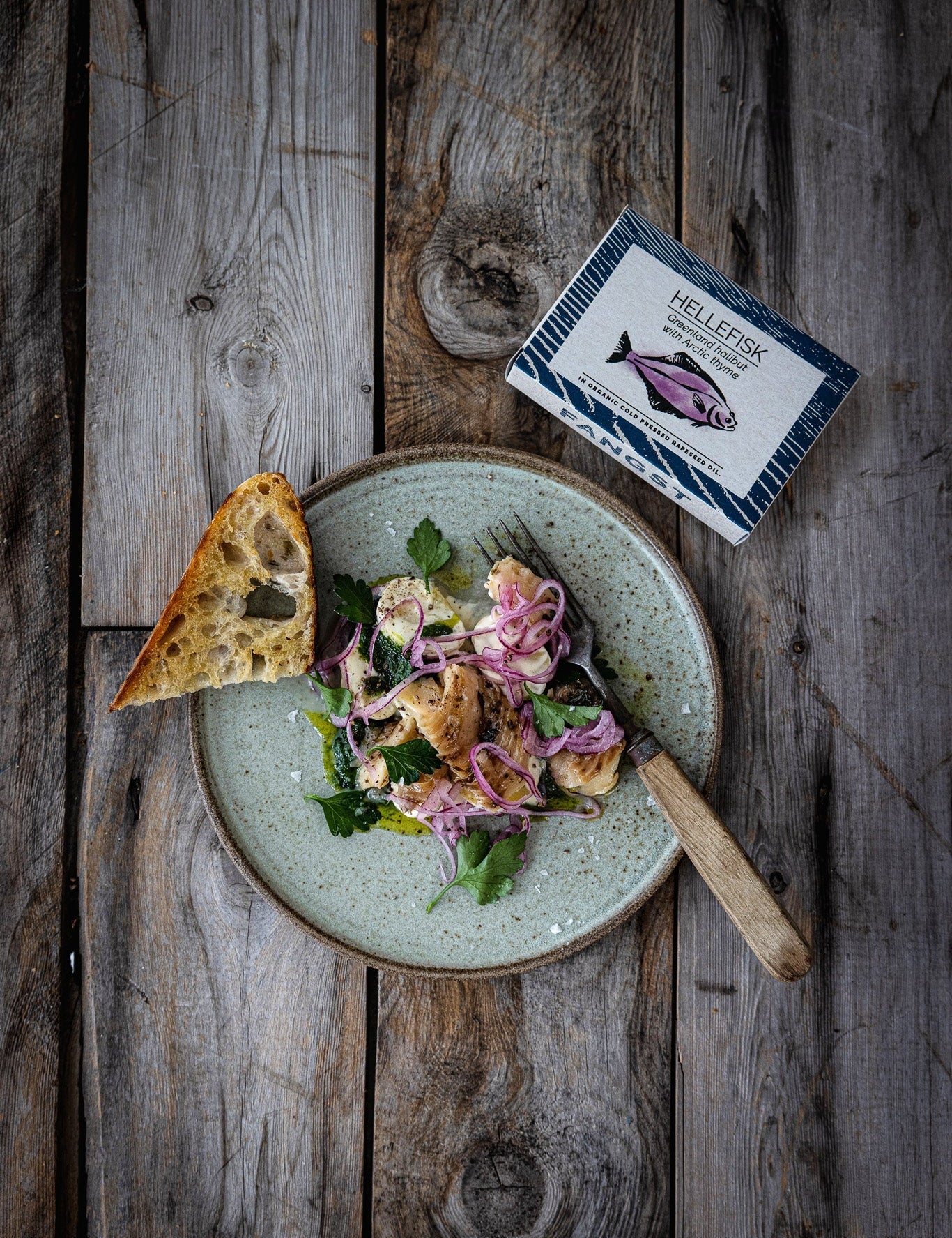 Greenland halibut with potato, parsley and onion